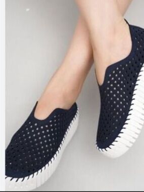 Ilse Jacobsen Black Tulip Plateau Perforated Slip-On Flats Shoes EU 41